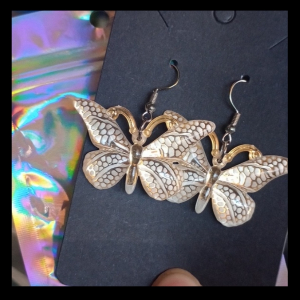 B Individually $10 Or Bundle 4/$20 Cream And Gold Butterfly Earrings